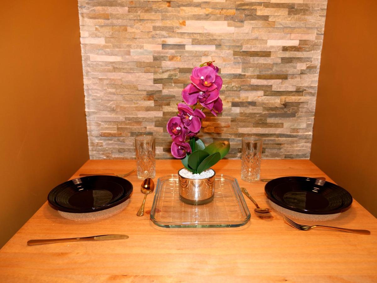 Ultra Deluxe Versace Apartment Near Sheffield Full Sky Tv โรเธอร์แฮม ภายนอก รูปภาพ